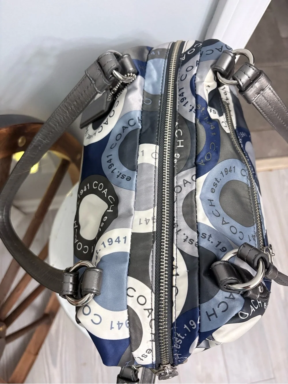 Coach Alexander Bag Navy, Gray and Silver Circle Sateen Print Satchel 💙🤍